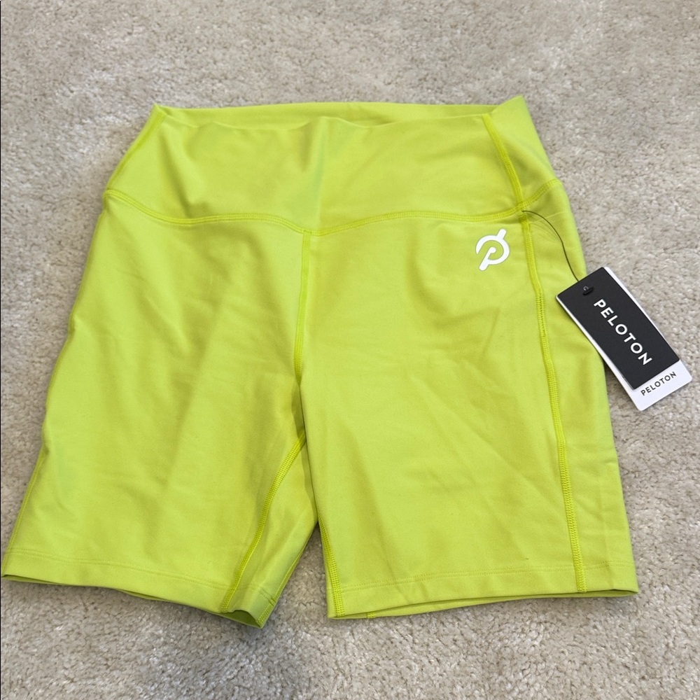 NWT Peloton Cadent Bike Short with pockets size large